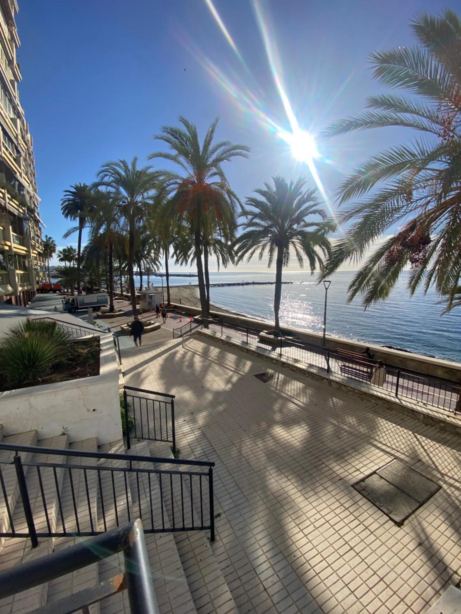 Marbella Beachfront Edificio Mayoral Primera Linea De Playa Y Centro Ciudad Con Barco Opcional Extérieur photo