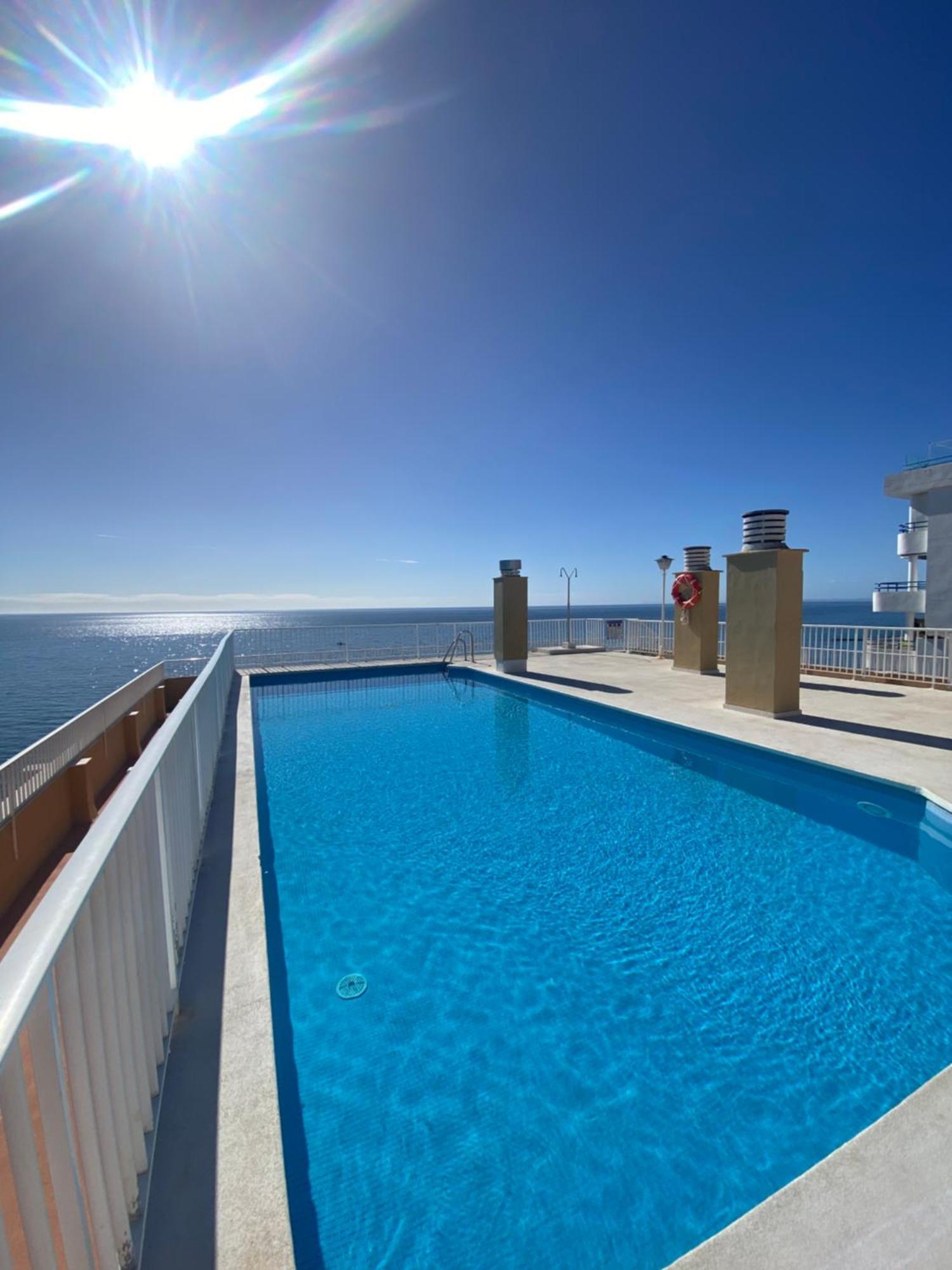 Marbella Beachfront Edificio Mayoral Primera Linea De Playa Y Centro Ciudad Con Barco Opcional Extérieur photo
